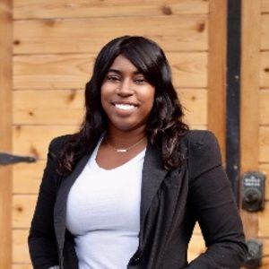 Meet your Posher, Tiffany